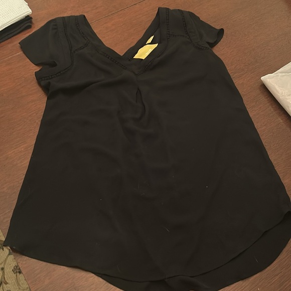 Maeve flutter sleeve blouse. - Picture 2 of 7